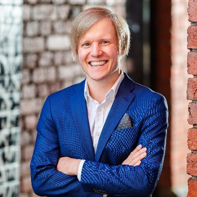 Head of New Sales, Digital Government @GoforeGroup, intohimoisena harrastuksena taloyhtiömuotoiset kiinteistöt.