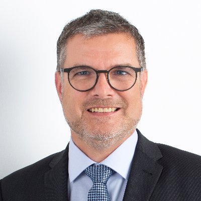 Hier twittert Stefan Schelp, Pressesprecher der Bertelsmann Stiftung. Mal dienstlich, mal privat. Mal Wirtschaft, mal Europa. Immer mit Begeisterung.