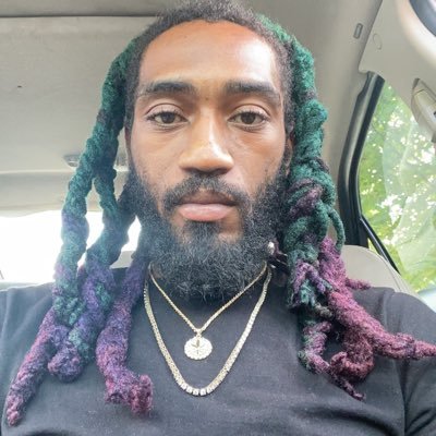ig: _peekdasneakz