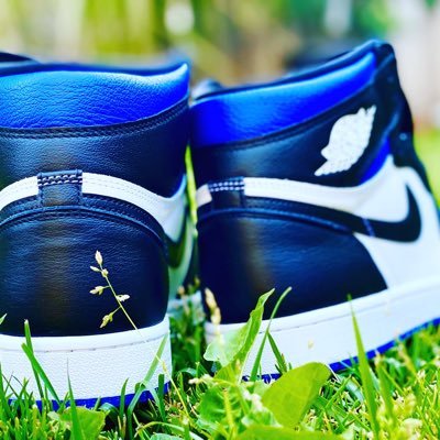 leakweed16's profile picture. Simple