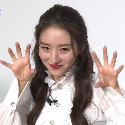 dreamcatcher's sua doing random things | acc by @queensualoops