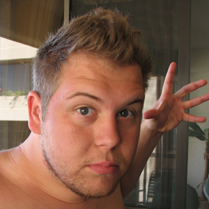web developer, online search marketer, tech fiend, contributor to apple smug
