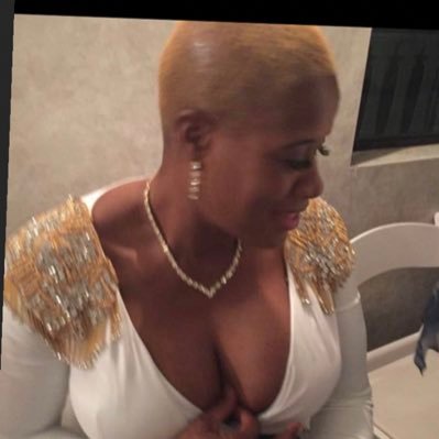 DyerNovlette's profile picture. 