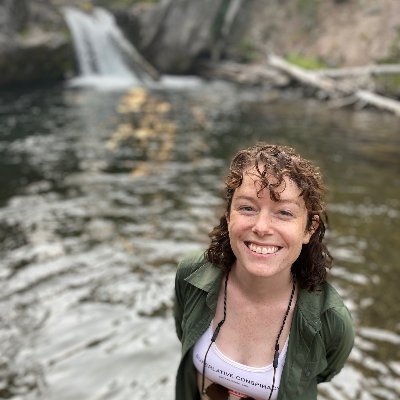 Research Associate with @URICRC | ecologist 🦪 | sociologist 🎣 | working to protect connections between people and the sea | she/her