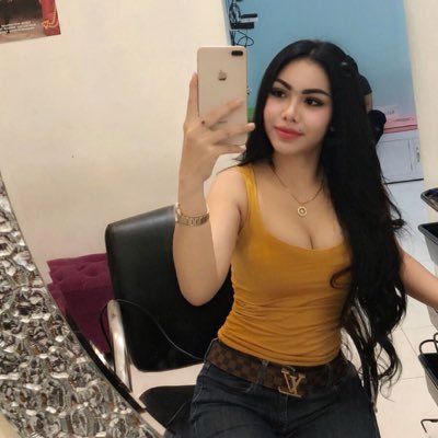 Internetda qizining ichiga kirayotgan otaning porno videosi