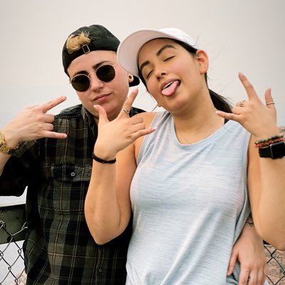 lorenbella_'s profile picture. the trick is you show up and give life your best shot