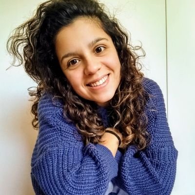 Gestión y Alta Dirección - PUCP. Amo bailar, marinera mi pasión, los dulces mi debilidad y la música mi acompañante favorito.