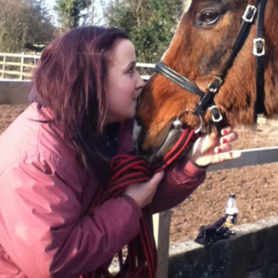 Profile Picture of Amie Louise Warren (@Amielouisewarre) on Twitter