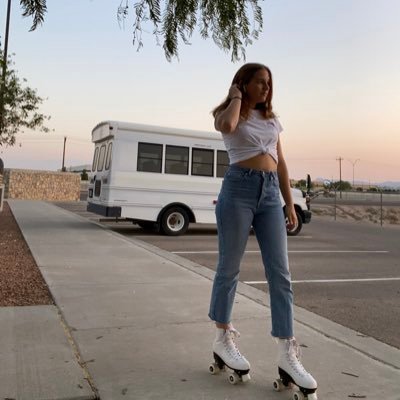 sc: dewi_vanzoggel. 💙💜💗 I go both ways. all classic vines live in my head rent free and im surprised why I fail in school :)