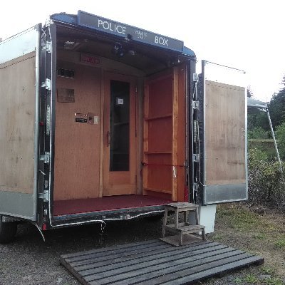 We create magical experiences by towing our mobile sauna to remote natural waterways across Oregon.

https://t.co/DTME87BbWq