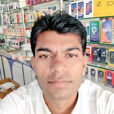शरण पड़े को गुरु संभाले जान के बालक भोला रे
कहे कबीर चरण चित रखो जो सुई में डोरा रे