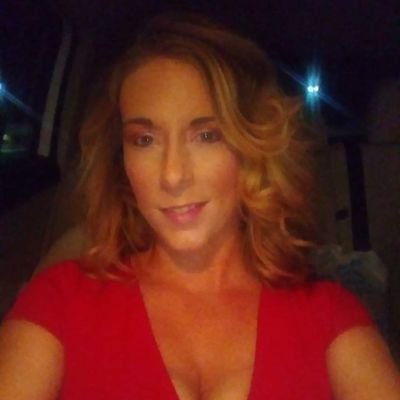 Secret86890329's profile picture. I treat people the way I want to be treated!! don't worry be happy!!