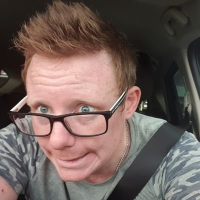 Studying Bachelor of IT majoring in Computer Science.
keen as a bean