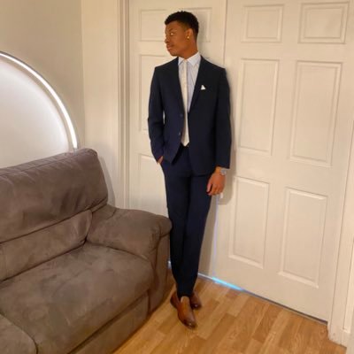 Names Thompson but I prefer to be called tomo😅, I’m 18 years old and into working out 👌🏽 To be successful you gotta work 10x harder #Nevergiveup