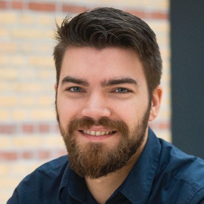 Frontend-Developer, passion for #CSS, on the #react hook, #freetohire