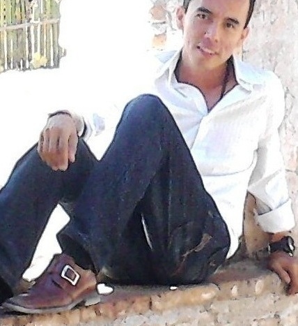 Filántropo soñador, honesto, intelectual, con una gran imaginacion, bla bla blaa.... MD-196177