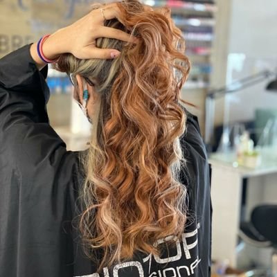 especialistas en balayage ,
makeup,
nail,
depilación con cera,
63244740 ,
ig @azaleaboutiquesalon
centenial plaza, 2 piso al lado de papajhons