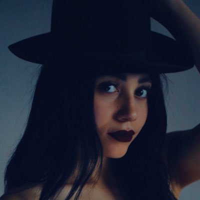 chamomilleteaa's profile picture. Afrolatina attempting Product Design ☻