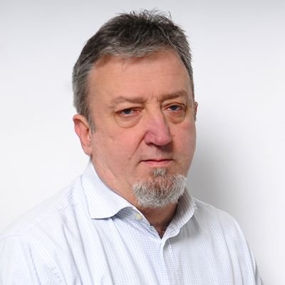 AndresRbg62's profile picture. Viši sportski trener, grafički dizajner po potrebi, psiholog u slobodno vreme, španski drugi maternji jezik, ateista, heteroseksualan.