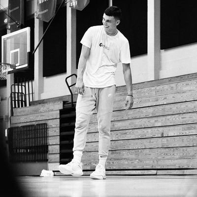 styleherro's profile picture. Cuenta (Latam) para lamerle las bolas a Tyler y seguir la campaña de Miami Heat. Dos administradores locos por los triples 🥵￼