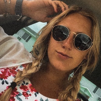 kaylamulder99's profile picture. smile, it looks good on you