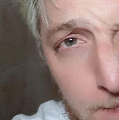 emmilemart's profile picture. 