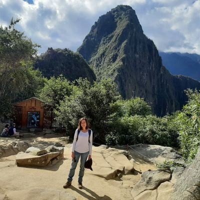 Sou por valores. Me encantam George Harrison, flora nativa brasileira, a catira e um veleiro.