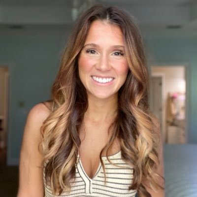 HeapeofLove's profile picture. I’m Brianne✨ wife, mommy to 3, designer, Jesus follower, oil believer, makeup minimalist, & blessed with a #Heapeoflove & joy!