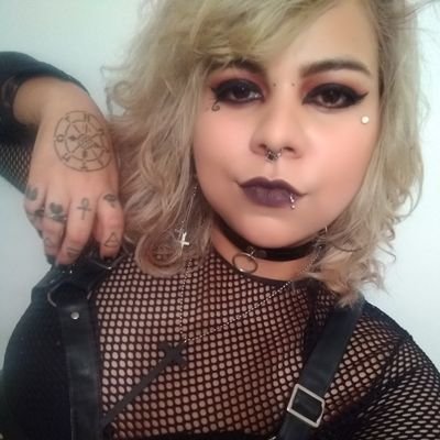 All things WebDev, mediocre gamer, renaissance woman. I fill my existential voids with comics, movies, books .