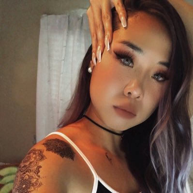 hello! | @Twitch Partner | @Corsair Partner | https://t.co/cBZ9sZgAv6 | https://t.co/vSt4d8mVY1 💌Business Inquiries: floskeeee@gmail.com