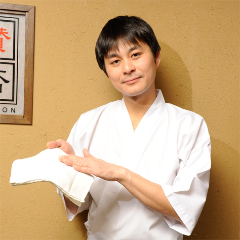 恵比寿 日本料理「賛否両論」の店主です。
「腕・舌・遊び心」をテーマに料理で世界平和を！