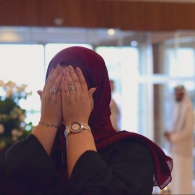 انشر ما يخطر في ذهني وليس ما اعيشه نقطه من اول السطر