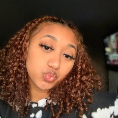 freckledfacehoe's profile picture. Livin My Life Like It’s Golden ✨