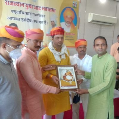 स्वंग ट्यूर और ट्रैवल्स रींगस।
अध्यक्ष राजस्थान युवा जाट महासभा रींगस।
Mob No 7357917271