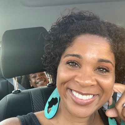 10chelslove's profile picture. Slight Tiger Mom, teacher with flair and no box, TP wife, passionate friend, fighter for social justice.