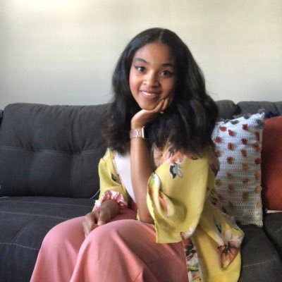 TheBloomingBabe's profile picture. Positive Vibes | Good Energy I help you become a Wellness Warrior💆🏽‍♀️ Want to learn how to grow holistically? Check my blogs👇🏾 #bloombitch