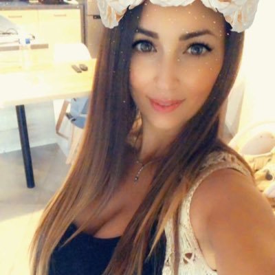 Passionnée par le digital et les réseaux sociaux 👩🏻💻📱 Mais surtout fan de mes 2 princesses 👸💜