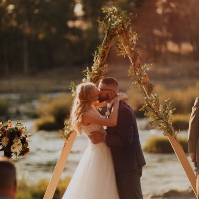 bre_buxton's profile picture. Here's to those who wish me well and those that don't can go to hell.