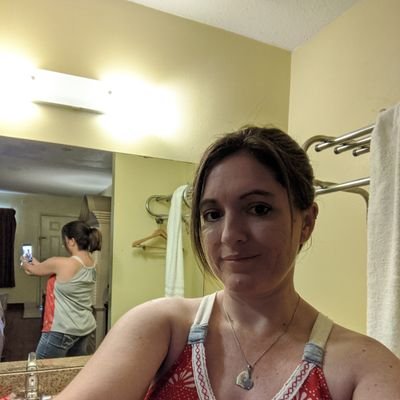 I am a wife and mother of 4. I love Jesus and people. I love life.
