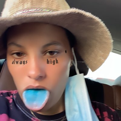 31 | she/her | How strange it is to be anything at all✨🌈
