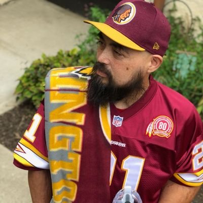 If you follow me, know Im not famous. Im just a half-breed #Pinoy🇵🇭who collects #comics & bleeds Burgundy & Gold. O ya, I have 2 kids &a wife 4 life..#httr