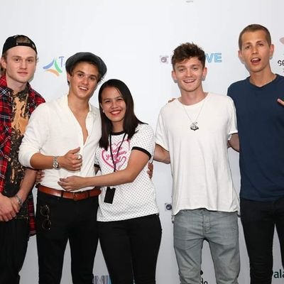 THE VAMPS fangirl 😍
#AllNightinManila 11/12/16 #MiddleoftheNightTour 10/6/17...
@TheVampsband followed 10/23/17
@TheVampstristan followed 11/4/17
