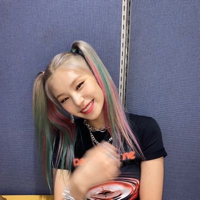 p3achygvrl's profile picture. fan account. ||
02'L