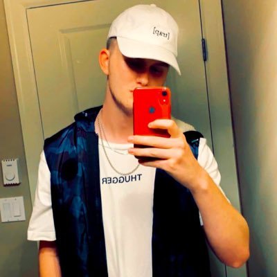 garretsterling5's profile picture. peace love and positivity