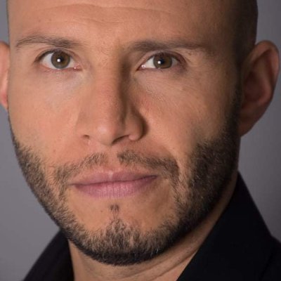Soy Actor, realizador audiovisual, sé que Dios cuida de mi y me dá siempre lo mejor.