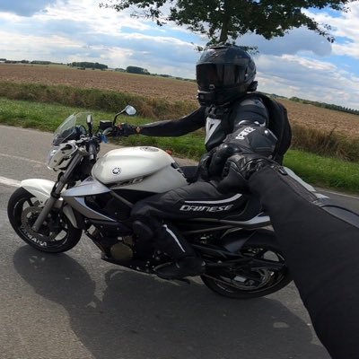 val_Smn's profile picture. 24 ans / motard🏍✌🏼/ Chef de partie Pâtisserie🎂
