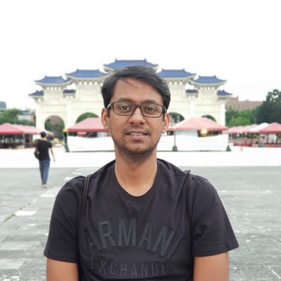 RaveingRavi's profile picture. Egalitarian |Hoping for ☮️ | Green 🌎 | Foodie 🍜🍕🥡| 🎥