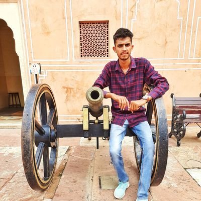 मैं ऐसे धर्म को मानता हूं जो समानता स्वतंत्रता व भाईचारा सिखाएं इंसानियत ही मेरा धर्म है
#जय_भीम