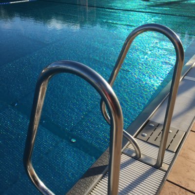 61m x 27m unheated lido on Hampstead Heath. Tickets & session times on eventbrite. This account is run by PHLUG volunteers