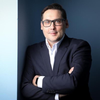 Omnichannel Marketeer, Product Owner PIM, Database Publishing Genius,👨🏻💻, Effzeh Mitglied 🔴⚪️, Kölner, Lindenthaler, Star Wars Fan,🏐,🏄🏻♂️, 🇪🇺,🇳🇿